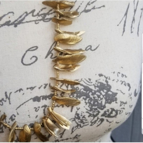 VINTAGE GOLD BRUSHED SEASHELL BOHO NECKLACE - Picture 2 of 4